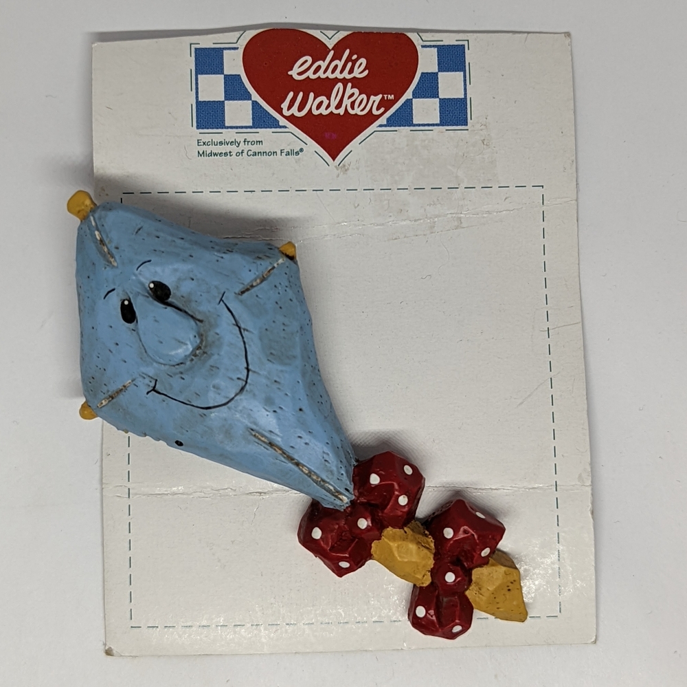 Flying Smiling Kite Brooch by Eddie Walker
